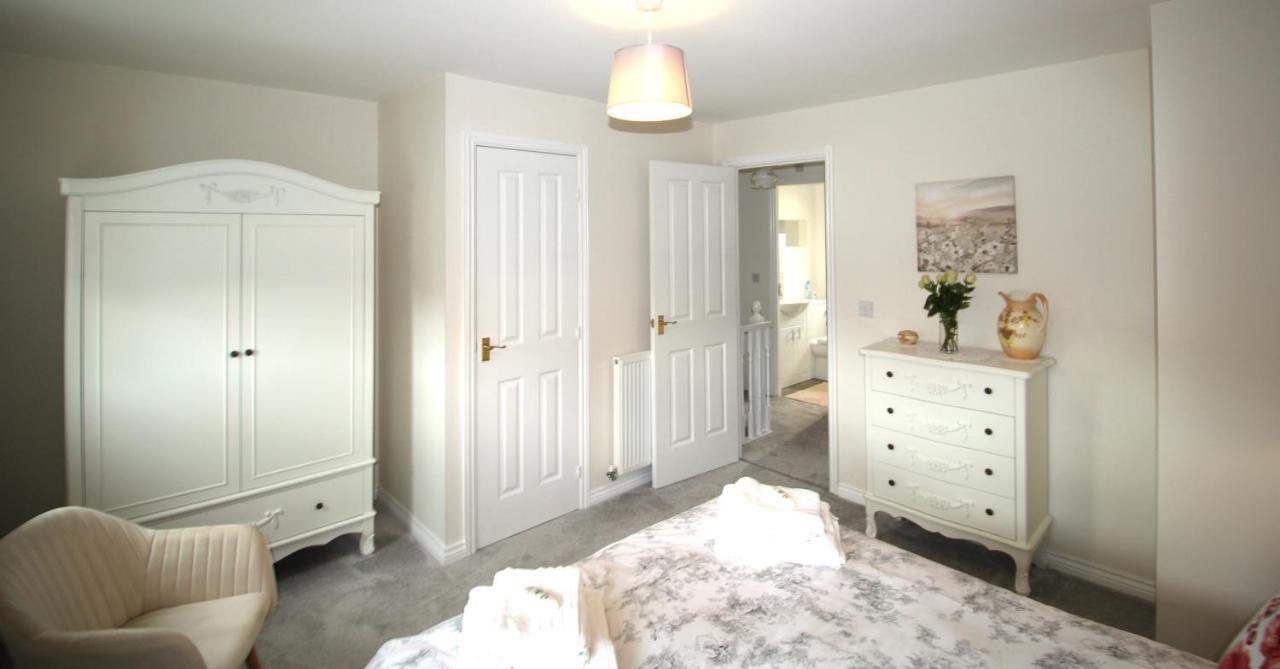 Ashington - 2 Bedroom House - Beautifully Decorated & Furnished - Large Garden Buitenkant foto