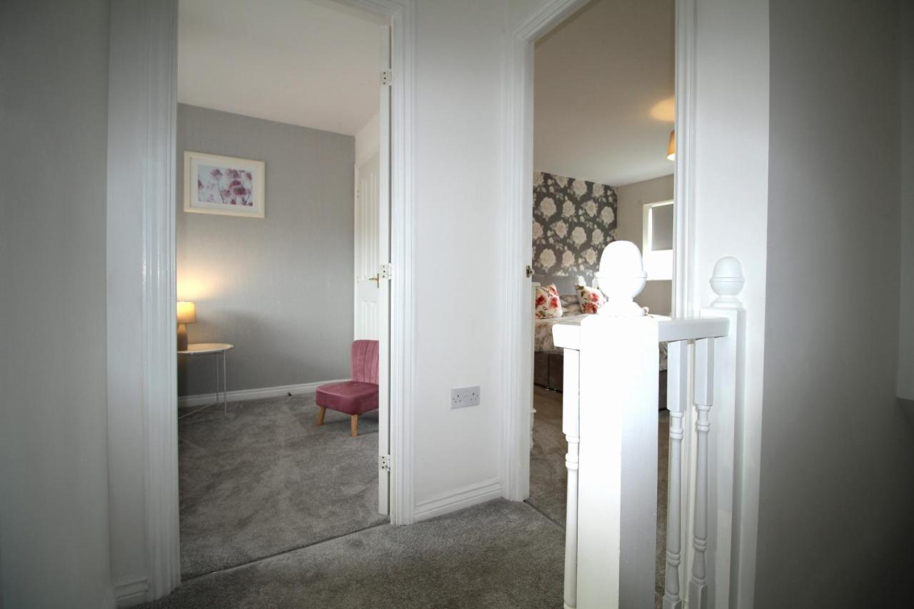 Ashington - 2 Bedroom House - Beautifully Decorated & Furnished - Large Garden Buitenkant foto