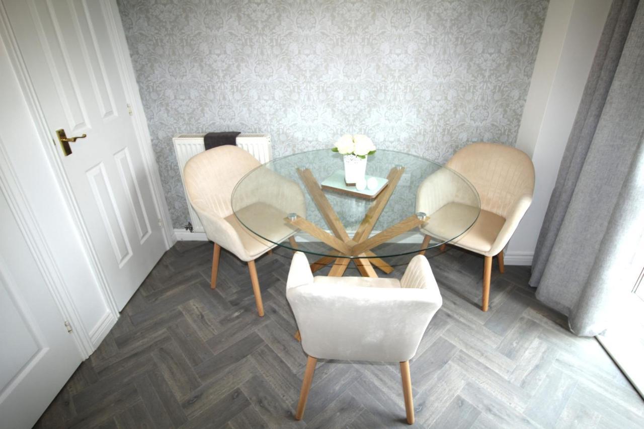 Ashington - 2 Bedroom House - Beautifully Decorated & Furnished - Large Garden Buitenkant foto