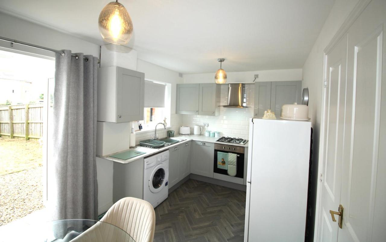Ashington - 2 Bedroom House - Beautifully Decorated & Furnished - Large Garden Buitenkant foto