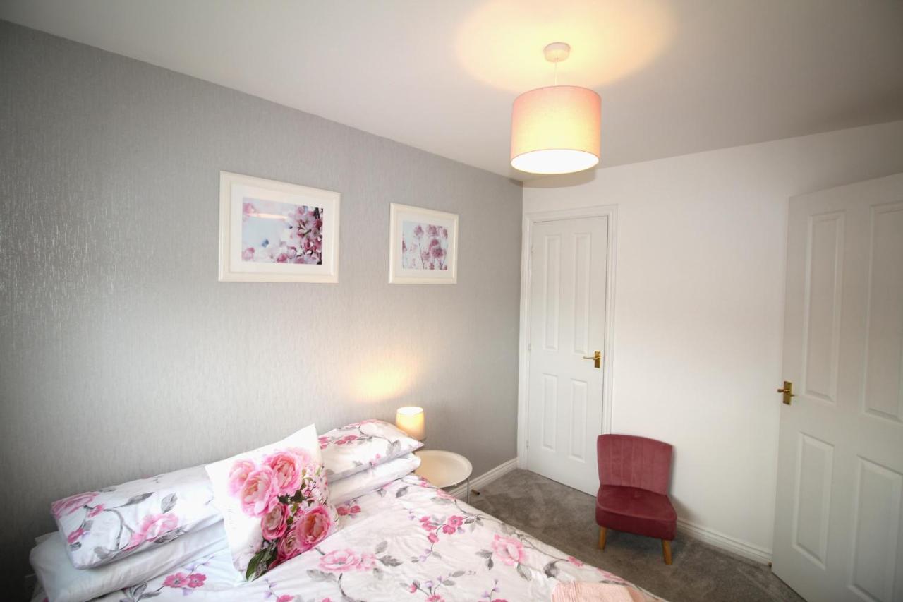 Ashington - 2 Bedroom House - Beautifully Decorated & Furnished - Large Garden Buitenkant foto